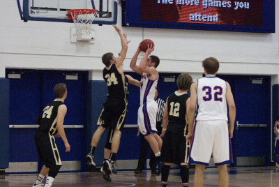 No. 20 Pioneers split Pioneer Classic, fall at Buena Vista