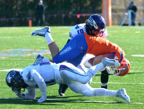 Pioneers come close, not enough to beat champs, 7-17