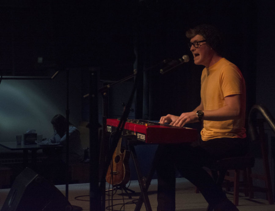 Dustin Hatzenbuler performing at the Haus of Music, put on by Campus Programming and Relations. 