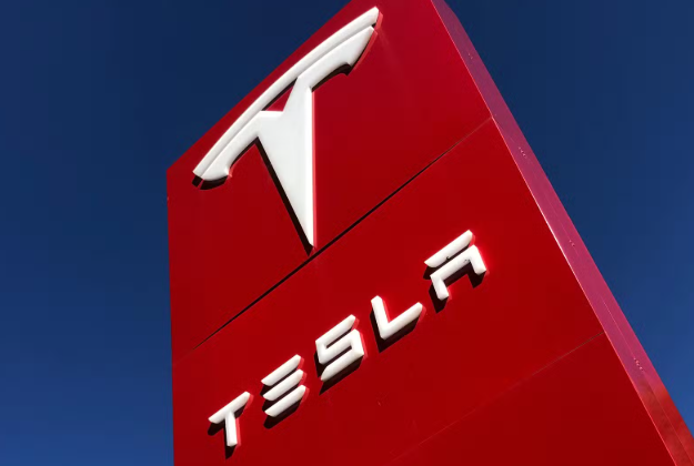 Tesla sales plummet in Q1